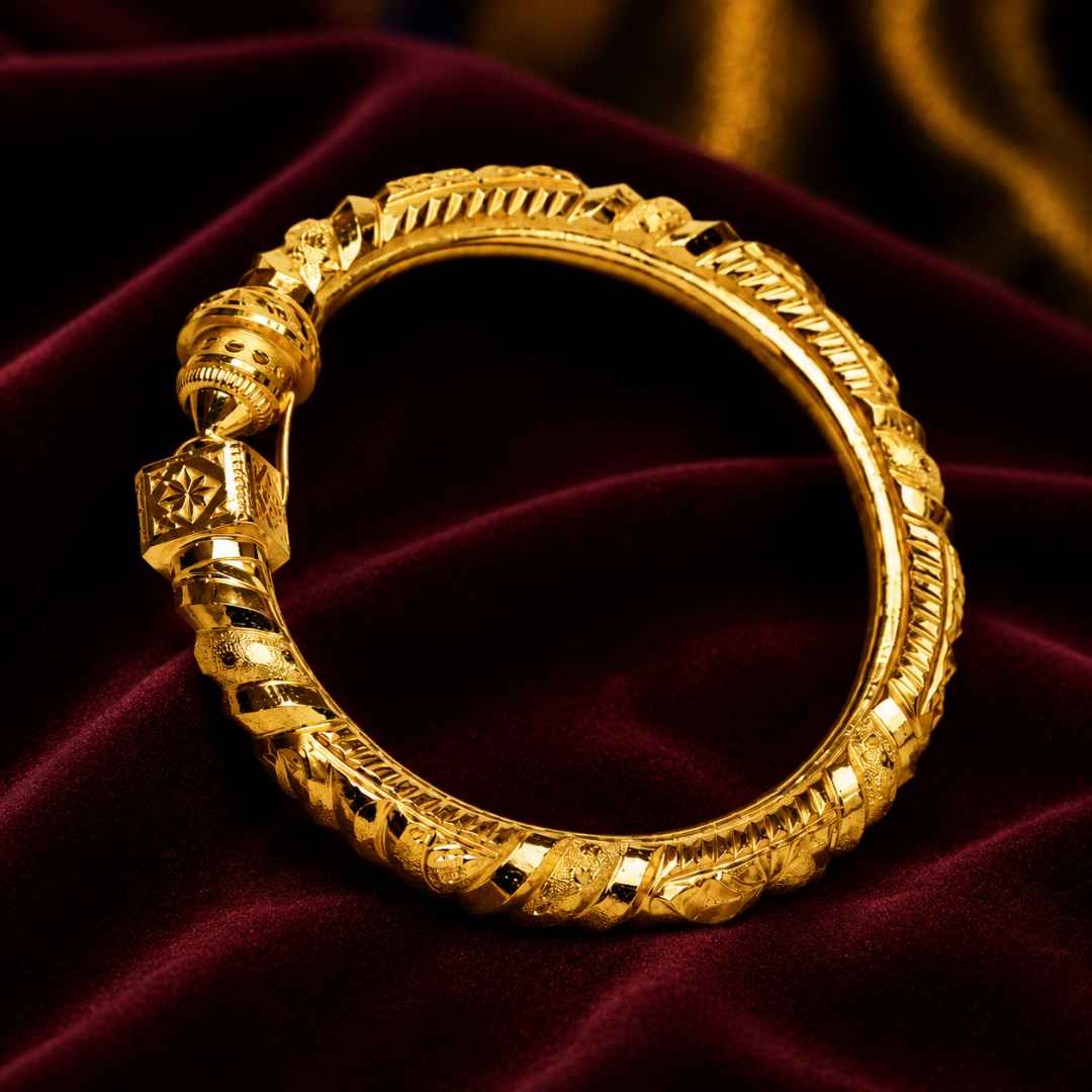 Signature Single Gold Bangle