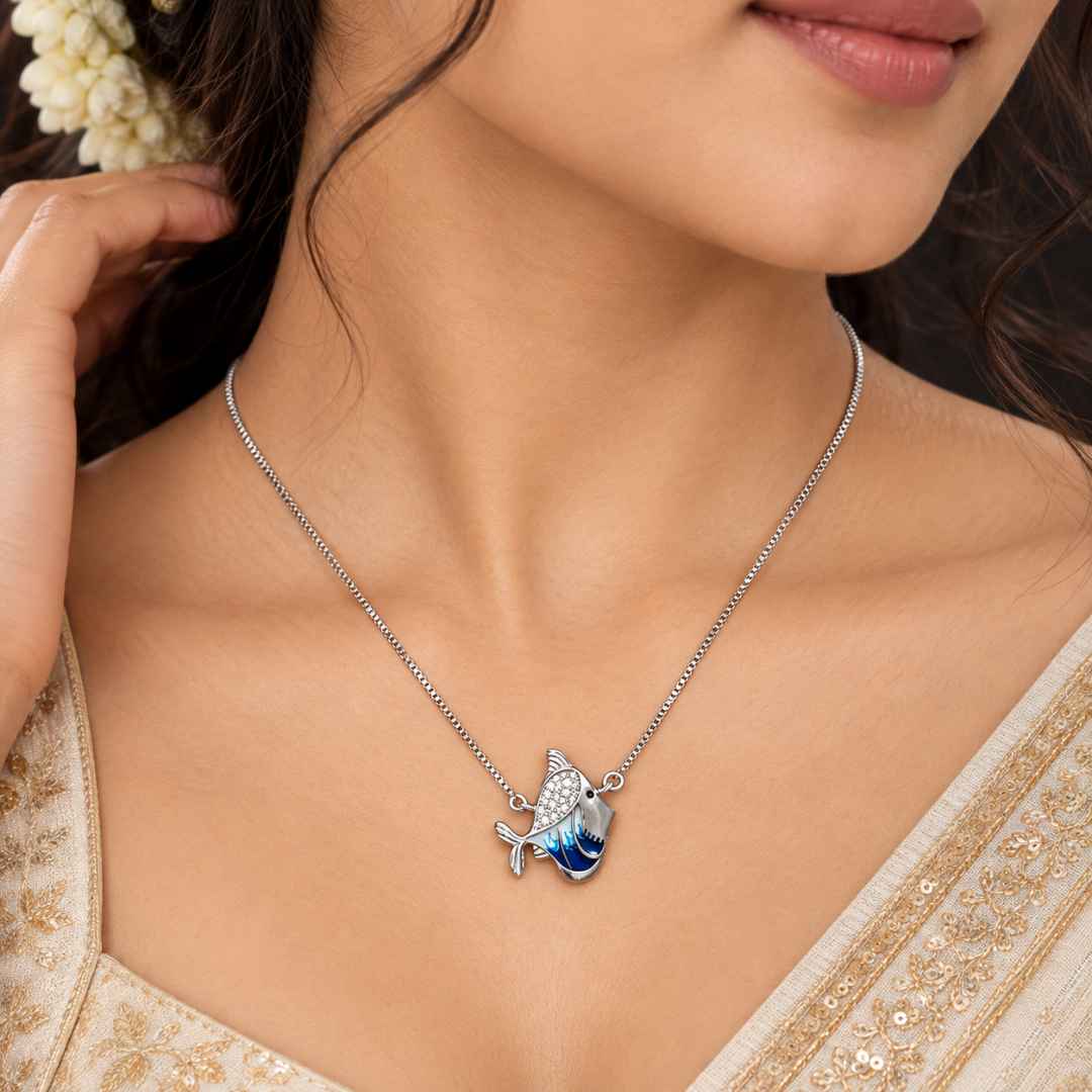 Elegant Fish Design Pendant
