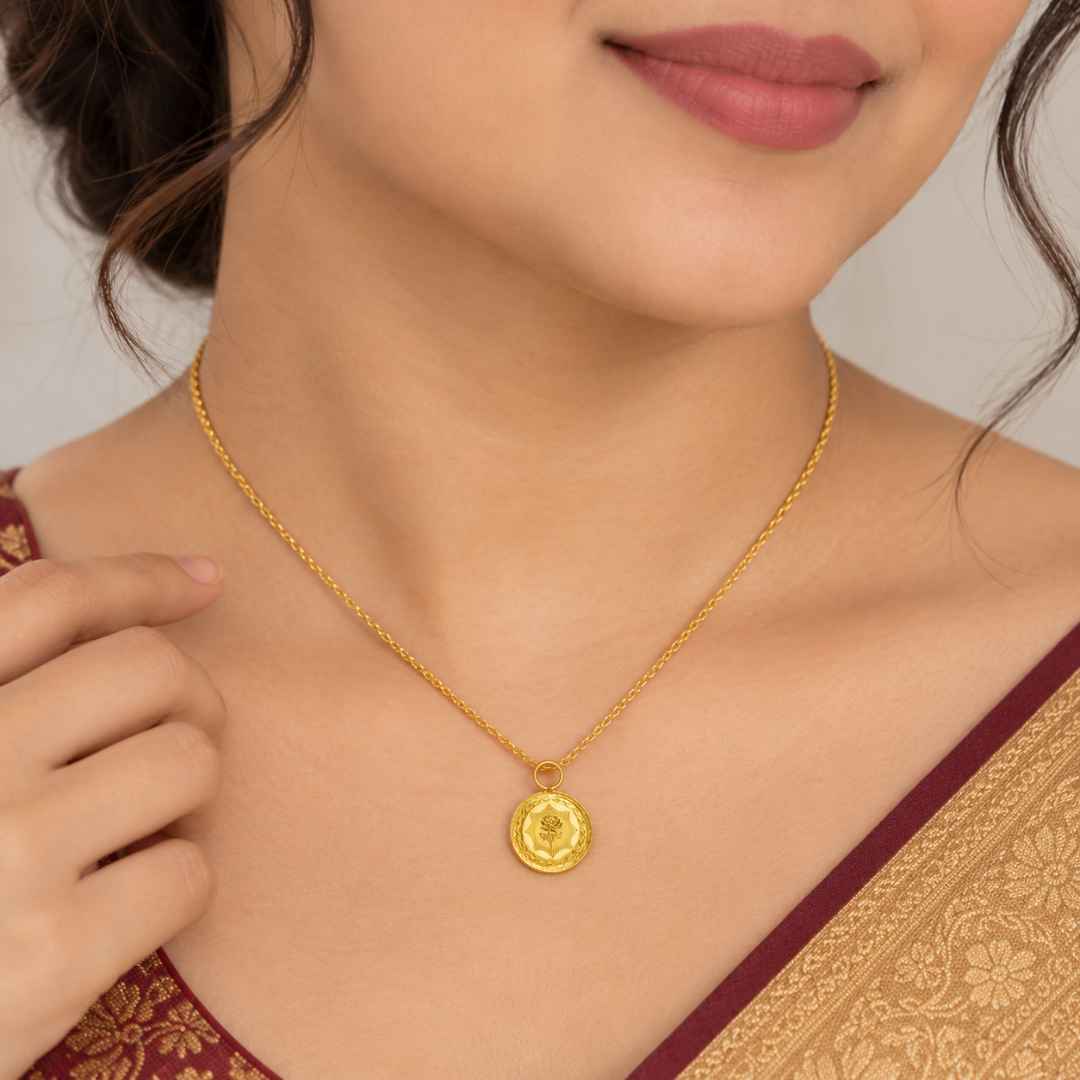 Grand Heritage Gold Locket